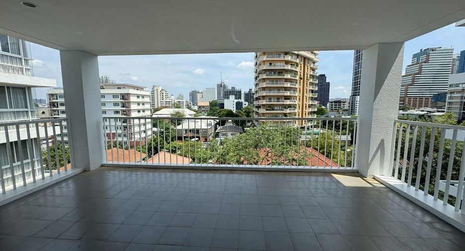 For rent 4 ベッドルーム apartment in Watthana, Bangkok