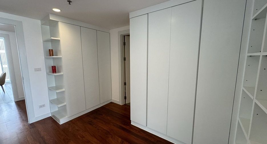 For rent 4 ベッドルーム apartment in Watthana, Bangkok