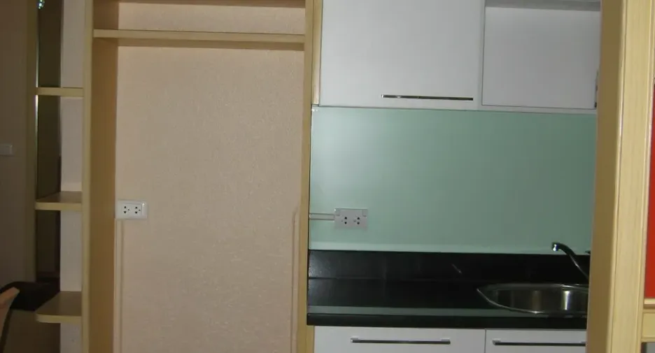 For rent studio condo in Khlong Toei, Bangkok