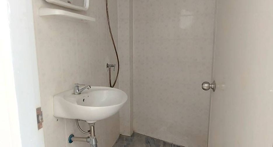 For rent 4 bedrooms office in Suan Luang, Bangkok