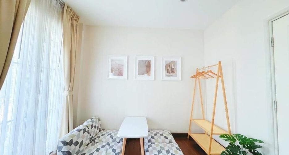 For rent 3 bedrooms townhouse in Phra Khanong, Bangkok