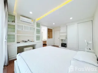 Reihenhaus zur Miete mit 3 Zimmer in Phra Khanong, Bangkok