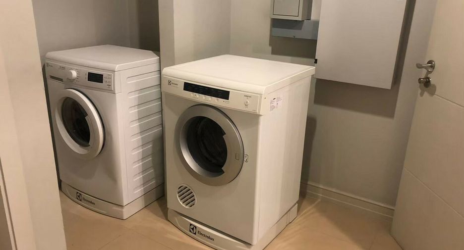 For rent 2 bedrooms condo in Sathon, Bangkok