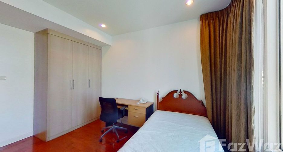 For rent 3 bedrooms condo in Khlong Toei, Bangkok