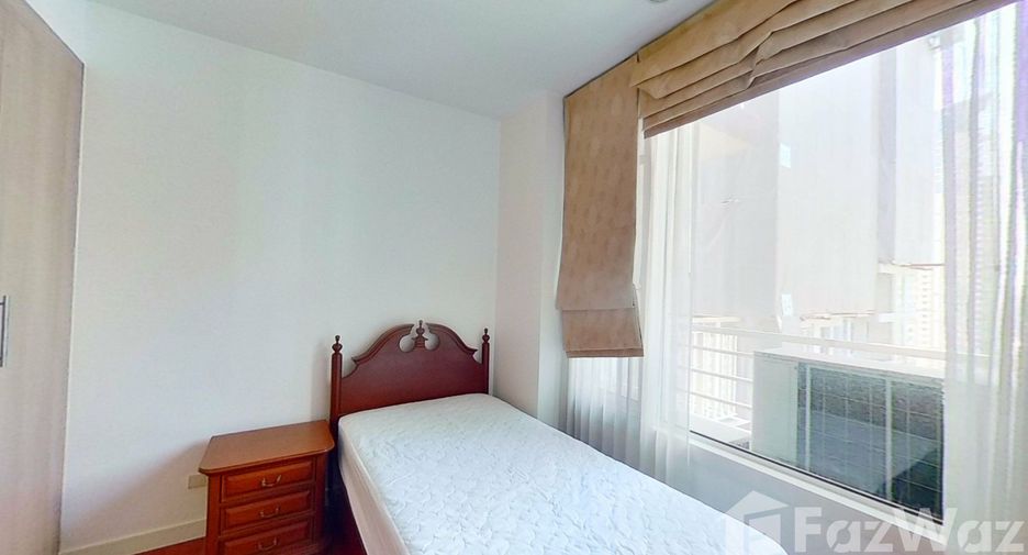 For rent 3 bedrooms condo in Khlong Toei, Bangkok