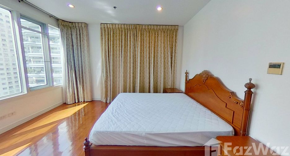 For rent 3 bedrooms condo in Khlong Toei, Bangkok