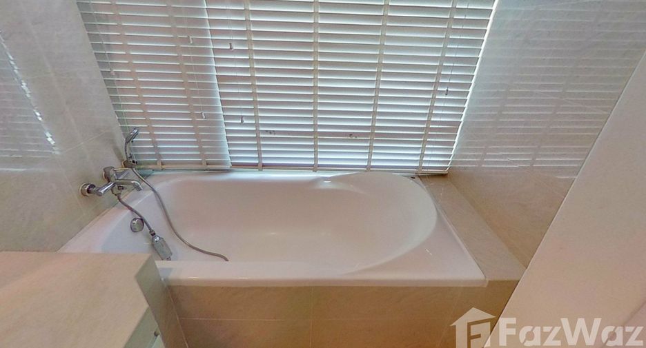 For rent 3 ベッドルーム condo in Khlong Toei, Bangkok