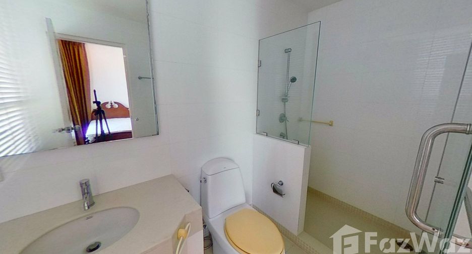 For rent 3 bedrooms condo in Khlong Toei, Bangkok