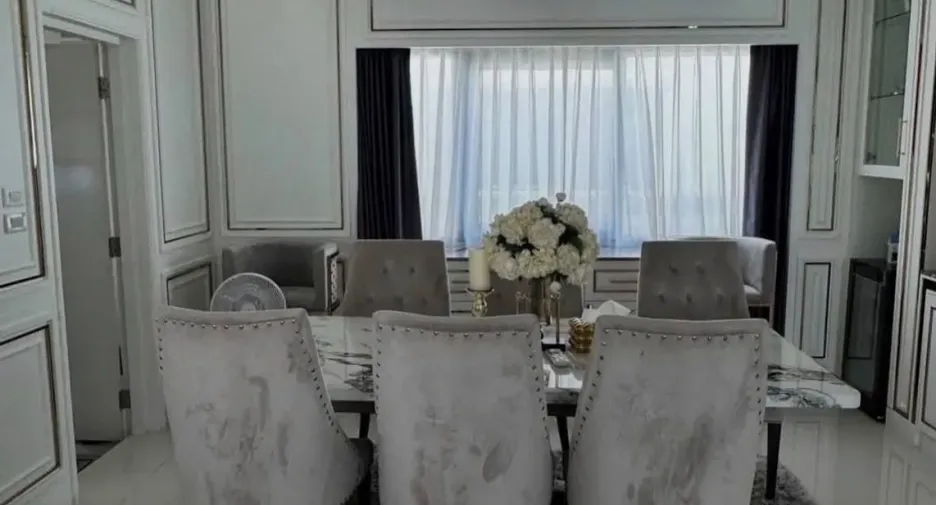 Casa en alquiler de 4 habitaciones en Sai Mai, Bangkok
