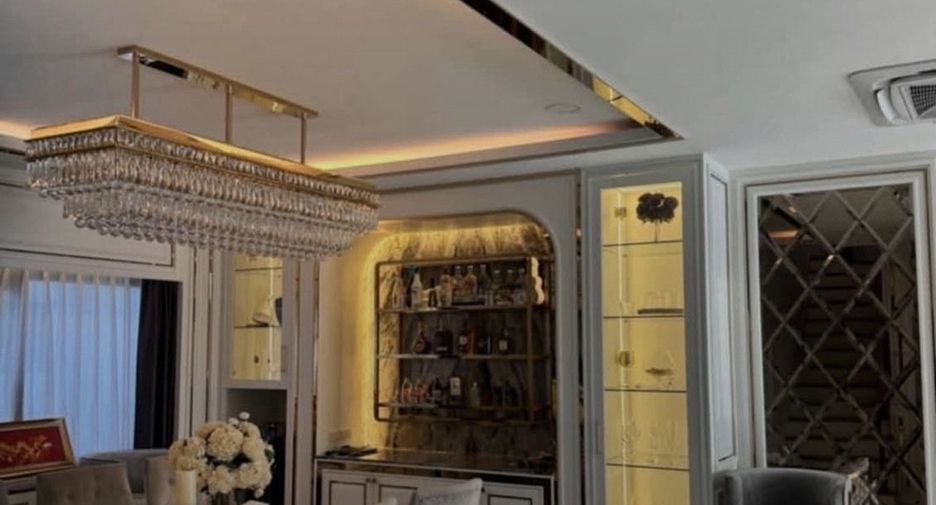 Casa en alquiler de 4 habitaciones en Sai Mai, Bangkok