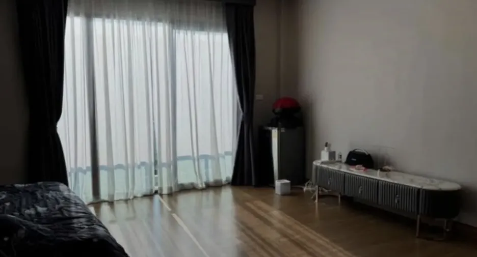 Casa en alquiler de 4 habitaciones en Sai Mai, Bangkok