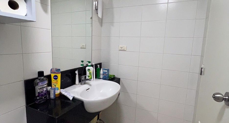 For rent 1 bed condo in Khlong Toei, Bangkok