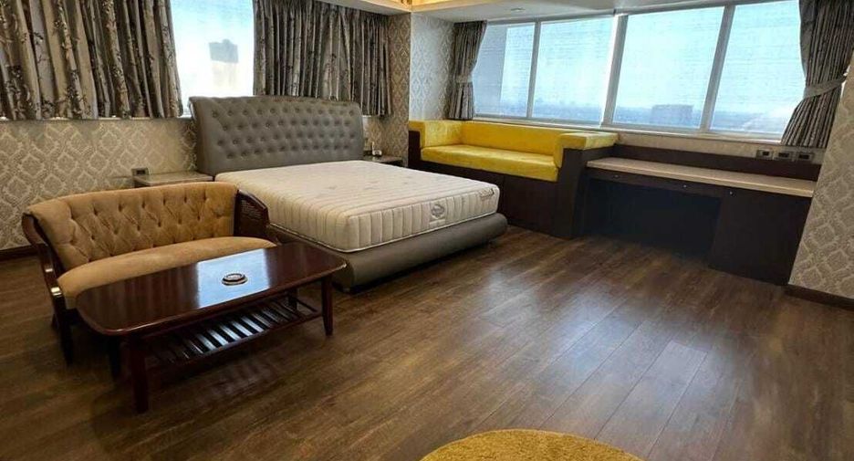 Wohnung zur Miete mit 4 Zimmer in Khlong Toei, Bangkok