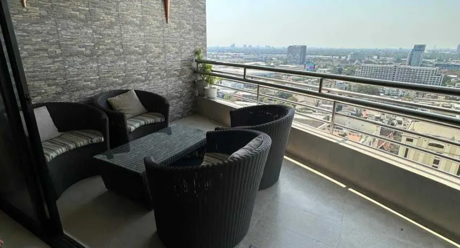 Wohnung zur Miete mit 4 Zimmer in Khlong Toei, Bangkok