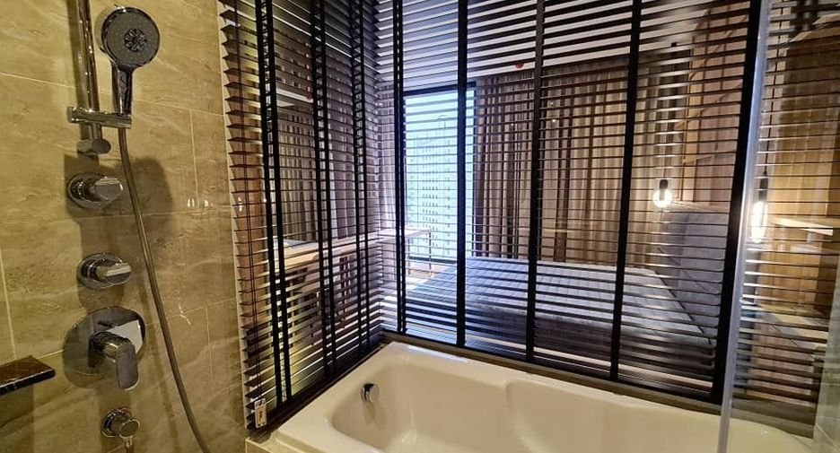 Condo en alquiler de 2 habitaciones en Huai Khwang, Bangkok