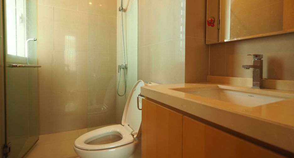 For rent 2 bedrooms condo in Chatuchak, Bangkok