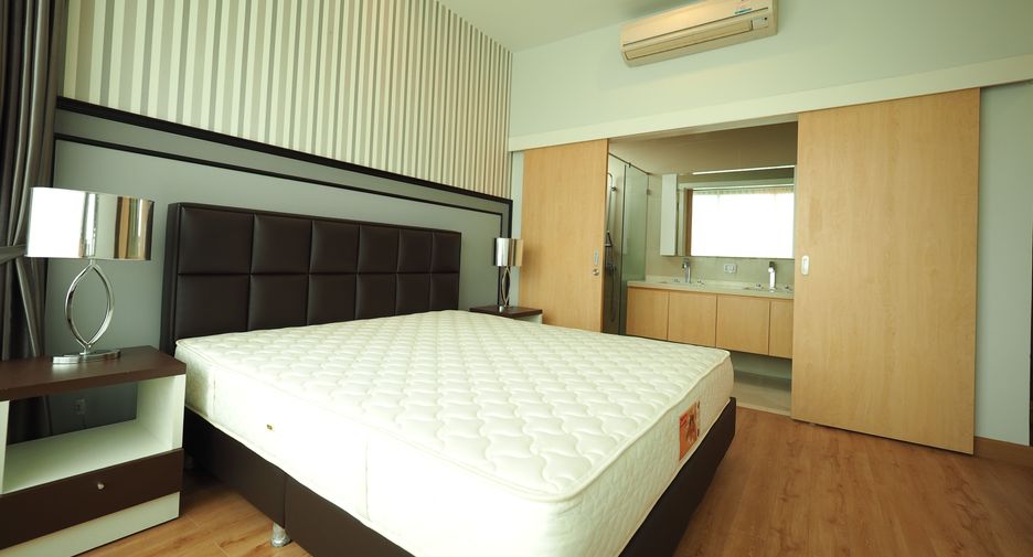 For rent 2 bedrooms condo in Chatuchak, Bangkok