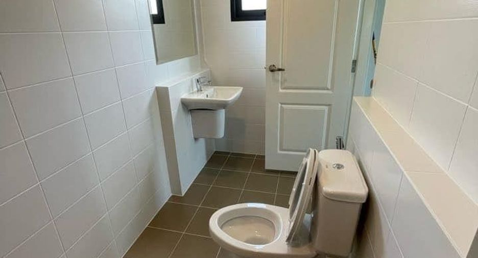 For rent 4 bedrooms condo in Don Mueang, Bangkok