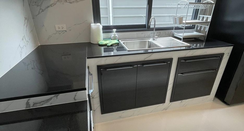 For rent 4 bedrooms condo in Don Mueang, Bangkok