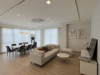For rent 4 bedrooms condo in Sathon, Bangkok