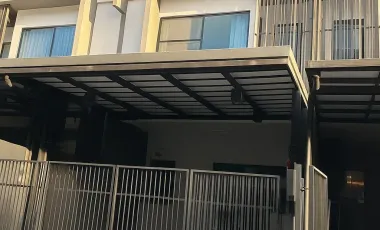 For rent 3 bedrooms townhouse in Lat Phrao, Bangkok