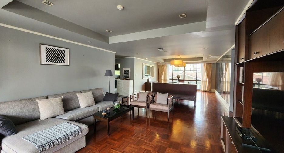 For rent 2 bedrooms apartment in Pathum Wan, Bangkok