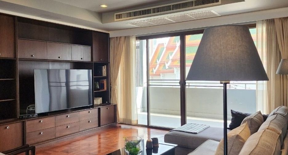 For rent 2 bedrooms apartment in Pathum Wan, Bangkok
