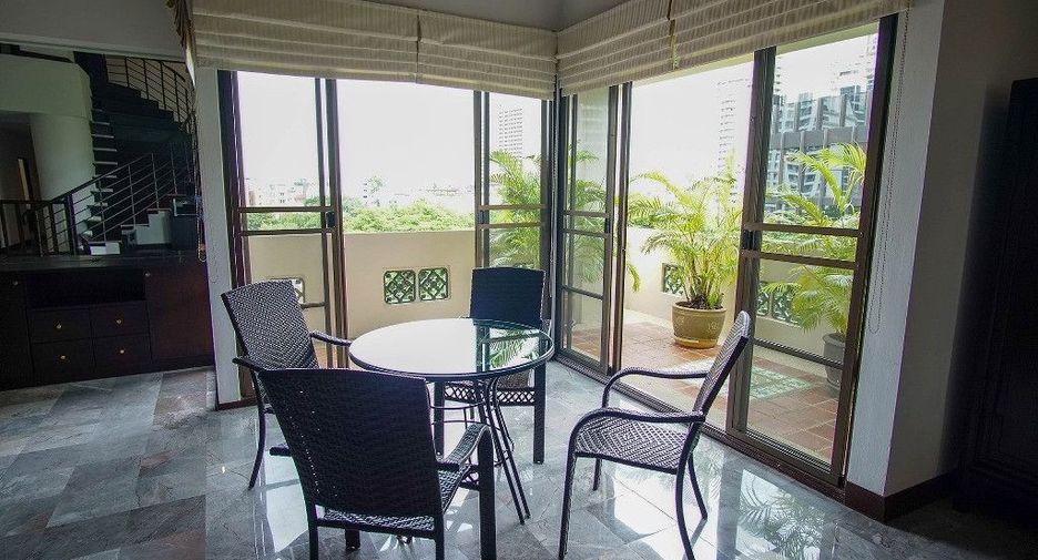 For rent 4 bedrooms condo in Watthana, Bangkok