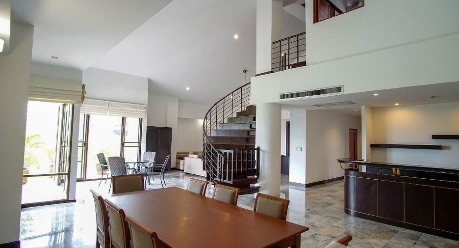 For rent 4 bedrooms condo in Watthana, Bangkok