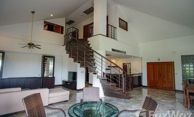 À louer 4 chambres condo à Watthana, Bangkok