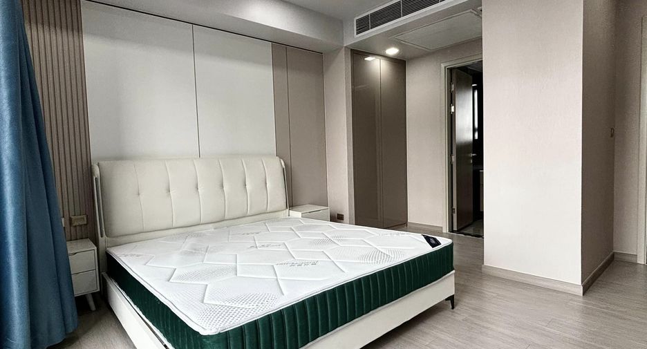 Wohnung zur Miete mit 3 Zimmer in Huai Khwang, Bangkok