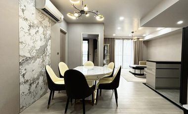 Wohnung zur Miete mit 3 Zimmer in Huai Khwang, Bangkok