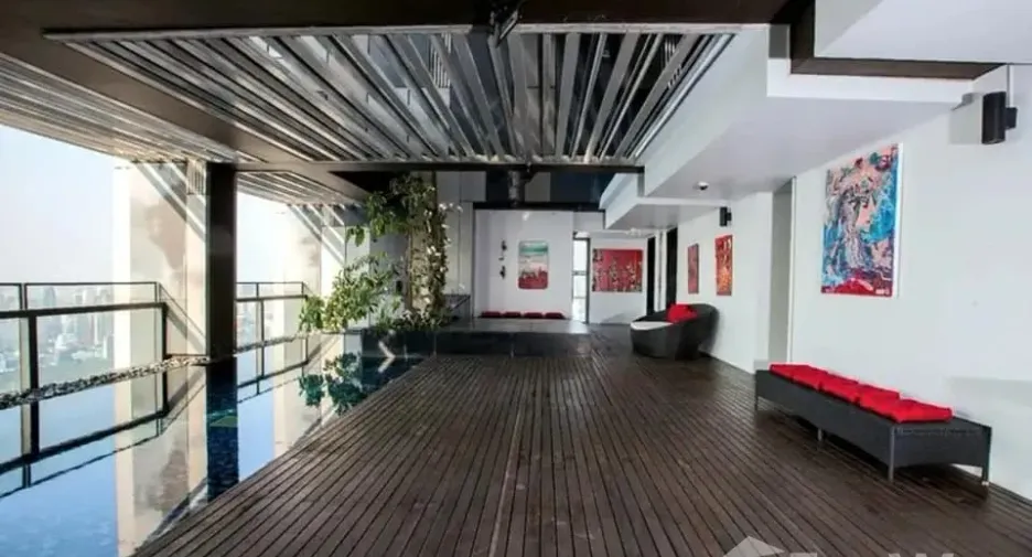 For rent 4 ベッドルーム condo in Sathon, Bangkok