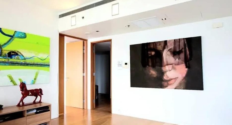 For rent 4 ベッドルーム condo in Sathon, Bangkok