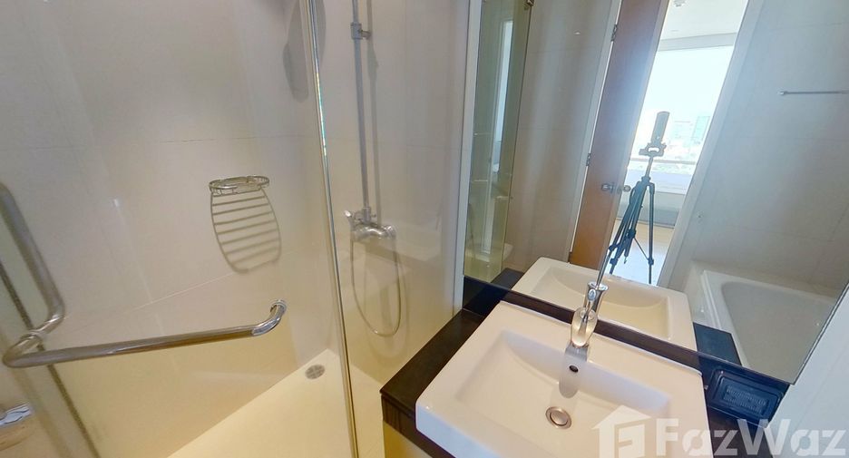 For rent 2 bedrooms condo in Khlong Toei, Bangkok