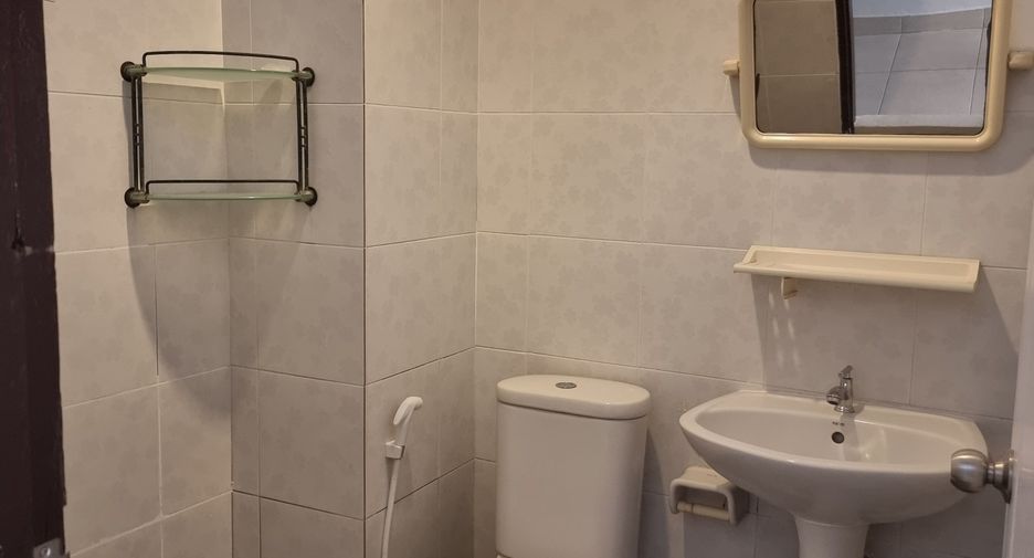 Reihenhaus zur Miete mit 3 Zimmer in Wang Thonglang, Bangkok
