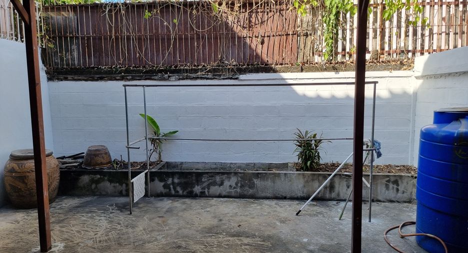 Reihenhaus zur Miete mit 3 Zimmer in Wang Thonglang, Bangkok