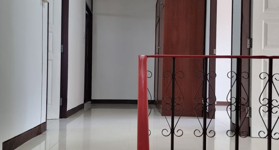 Reihenhaus zur Miete mit 3 Zimmer in Wang Thonglang, Bangkok
