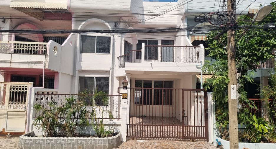 Reihenhaus zur Miete mit 3 Zimmer in Wang Thonglang, Bangkok