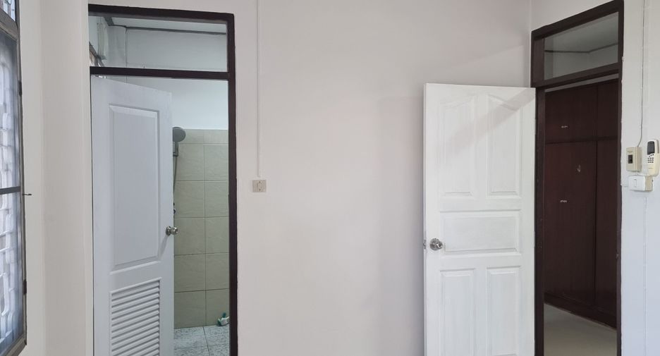 Reihenhaus zur Miete mit 3 Zimmer in Wang Thonglang, Bangkok