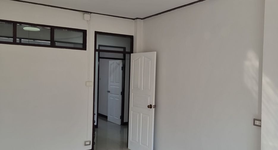 Reihenhaus zur Miete mit 3 Zimmer in Wang Thonglang, Bangkok