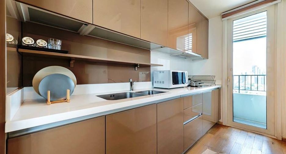 For rent 2 bedrooms condo in Khlong Toei, Bangkok
