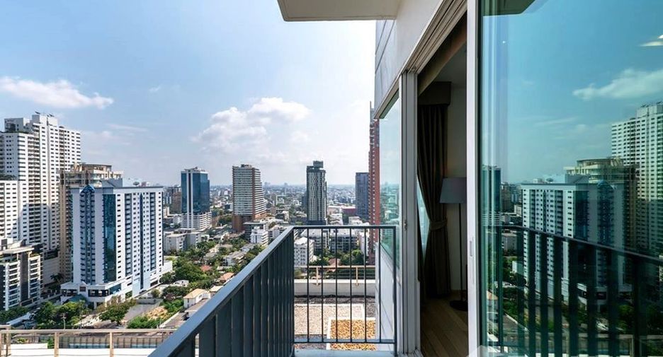 For rent 2 bedrooms condo in Khlong Toei, Bangkok