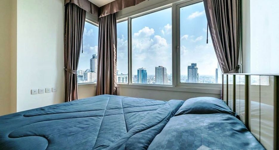 For rent 2 bedrooms condo in Khlong Toei, Bangkok