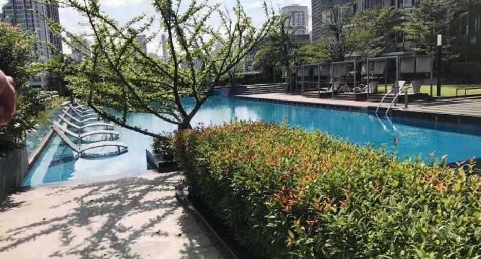 For rent 2 bedrooms condo in Khlong Toei, Bangkok