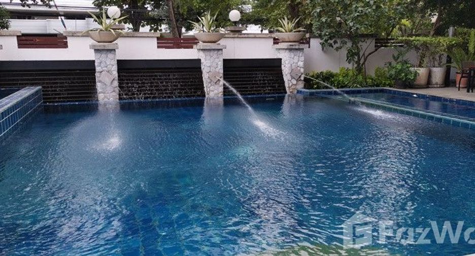 For rent 2 bedrooms condo in Watthana, Bangkok