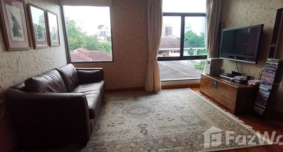 For rent 2 bedrooms condo in Watthana, Bangkok