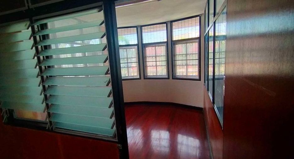 ให้เช่า 4 ห้องนอน บ้านเดี่ยว ใน เมืองสมุทรปราการ, สมุทรปราการ
