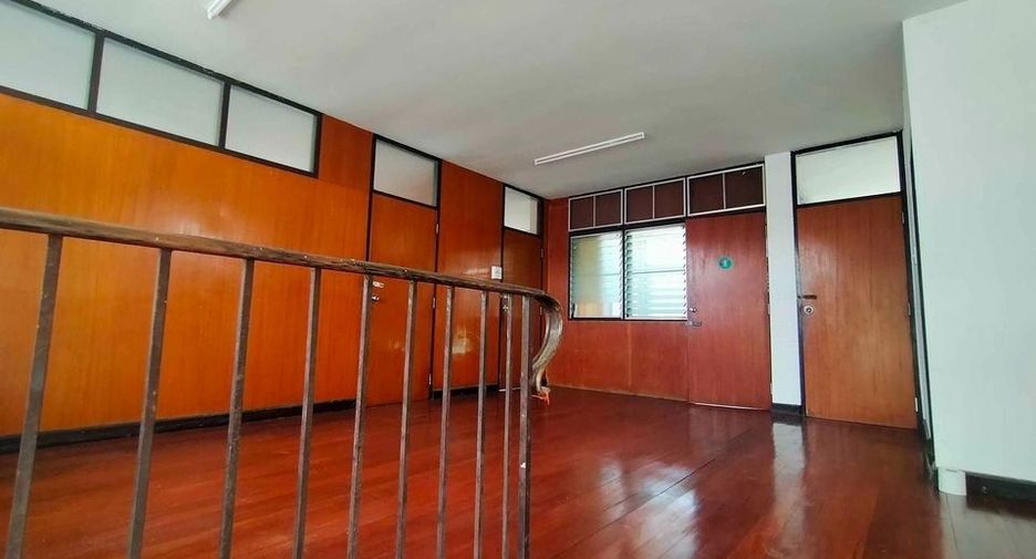ให้เช่า 4 ห้องนอน บ้านเดี่ยว ใน เมืองสมุทรปราการ, สมุทรปราการ