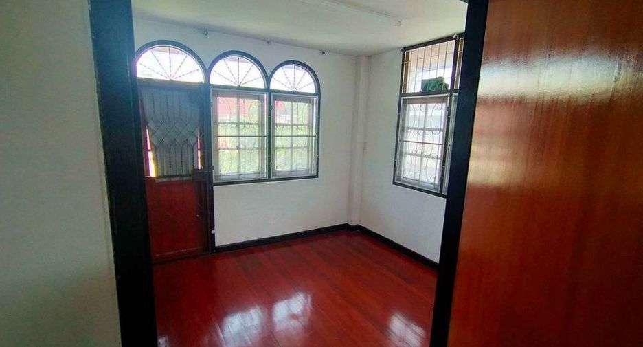 ให้เช่า 4 ห้องนอน บ้านเดี่ยว ใน เมืองสมุทรปราการ, สมุทรปราการ
